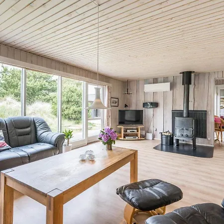 Henne Cxxv Hotell 4*